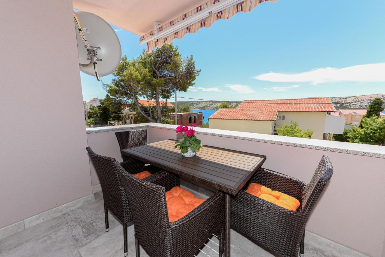 Apartments Amfora - Cozy And Modern Apartments For Up To 15 People, 100M From The Sea And Beach Stara Novalja Zewnętrze zdjęcie