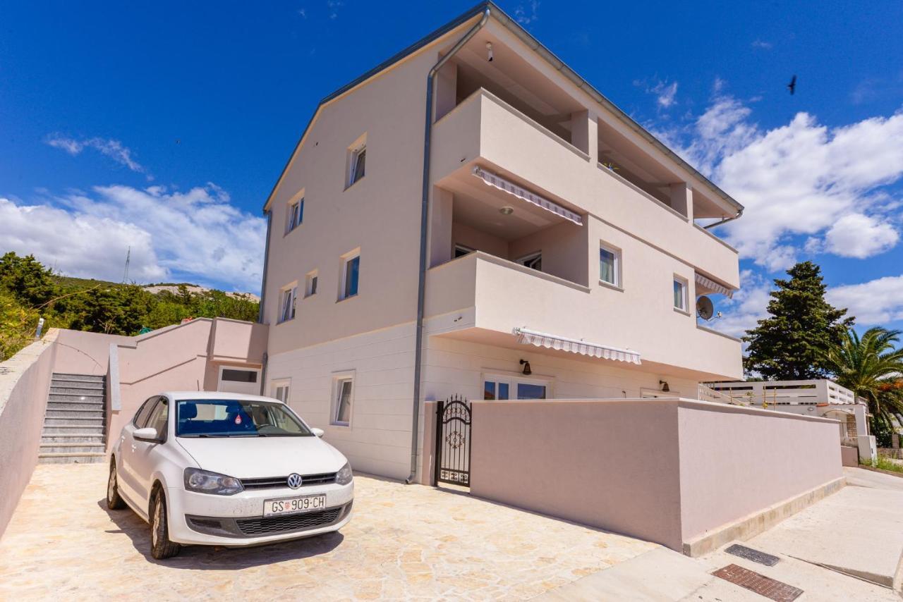 Apartments Amfora - Cozy And Modern Apartments For Up To 15 People, 100M From The Sea And Beach Stara Novalja Zewnętrze zdjęcie