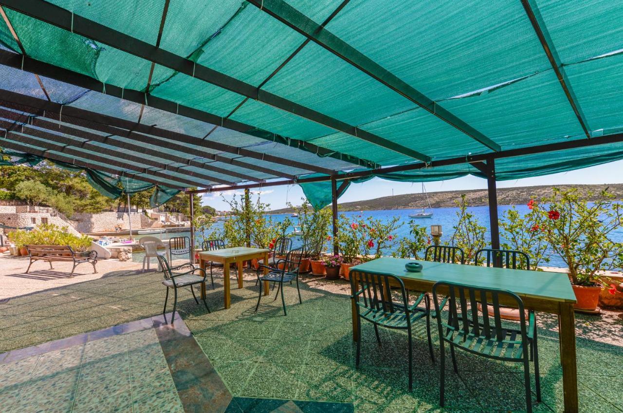 Apartments Amfora - Cozy And Modern Apartments For Up To 15 People, 100M From The Sea And Beach Stara Novalja Zewnętrze zdjęcie