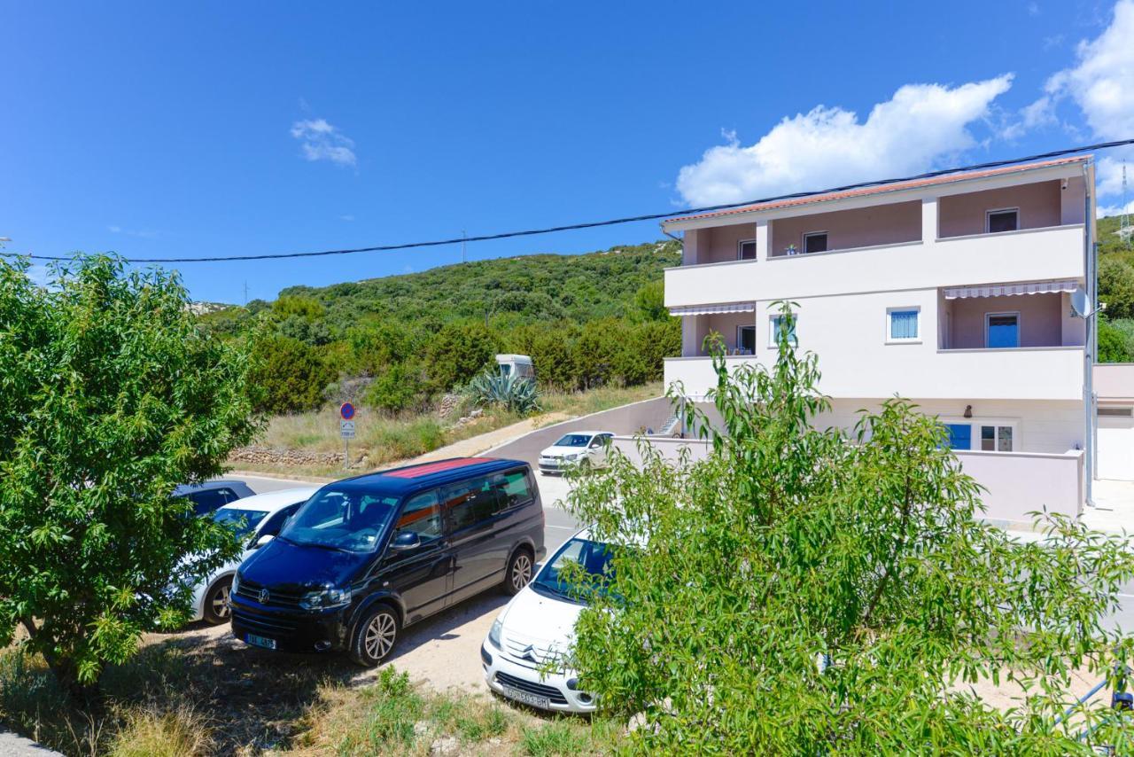 Apartments Amfora - Cozy And Modern Apartments For Up To 15 People, 100M From The Sea And Beach Stara Novalja Zewnętrze zdjęcie
