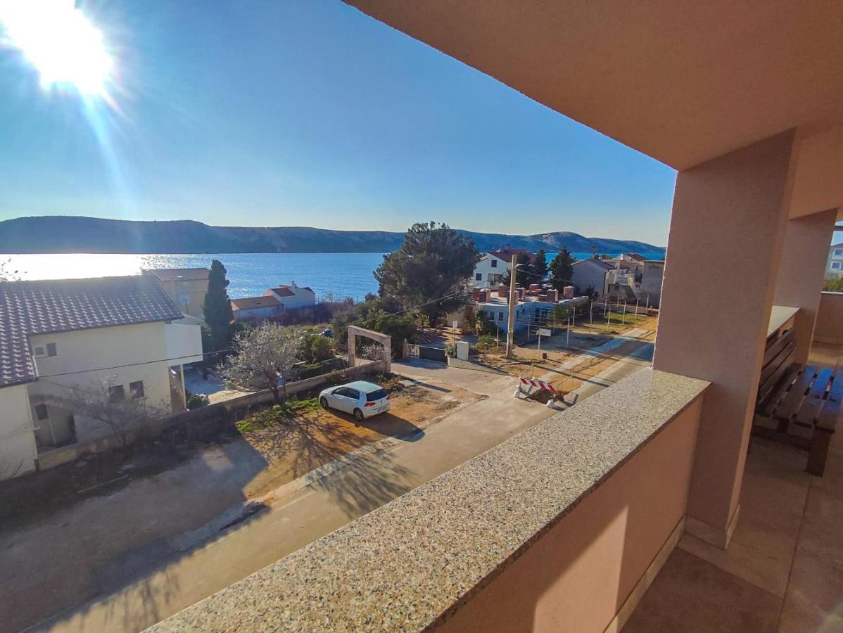 Apartments Amfora - Cozy And Modern Apartments For Up To 15 People, 100M From The Sea And Beach Stara Novalja Zewnętrze zdjęcie