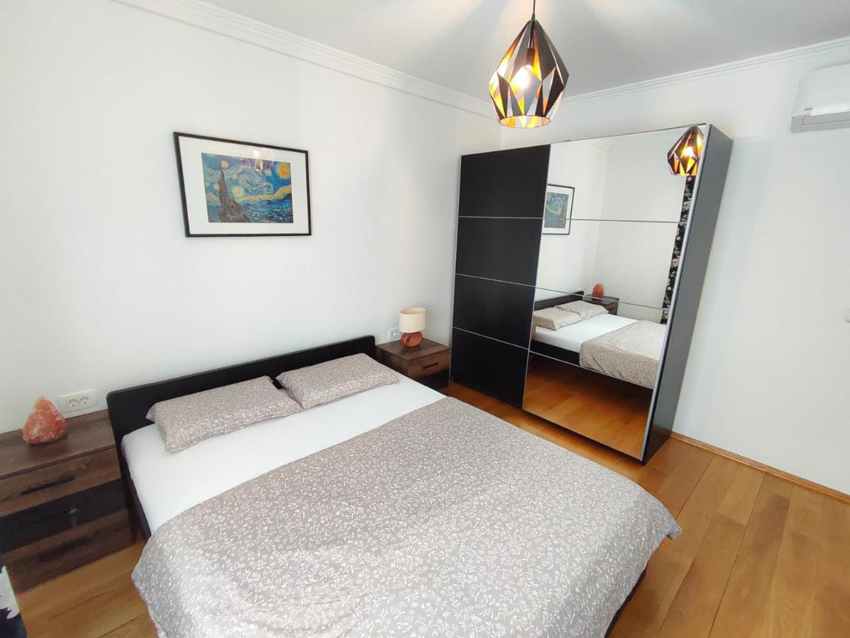Apartments Amfora - Cozy And Modern Apartments For Up To 15 People, 100M From The Sea And Beach Stara Novalja Zewnętrze zdjęcie