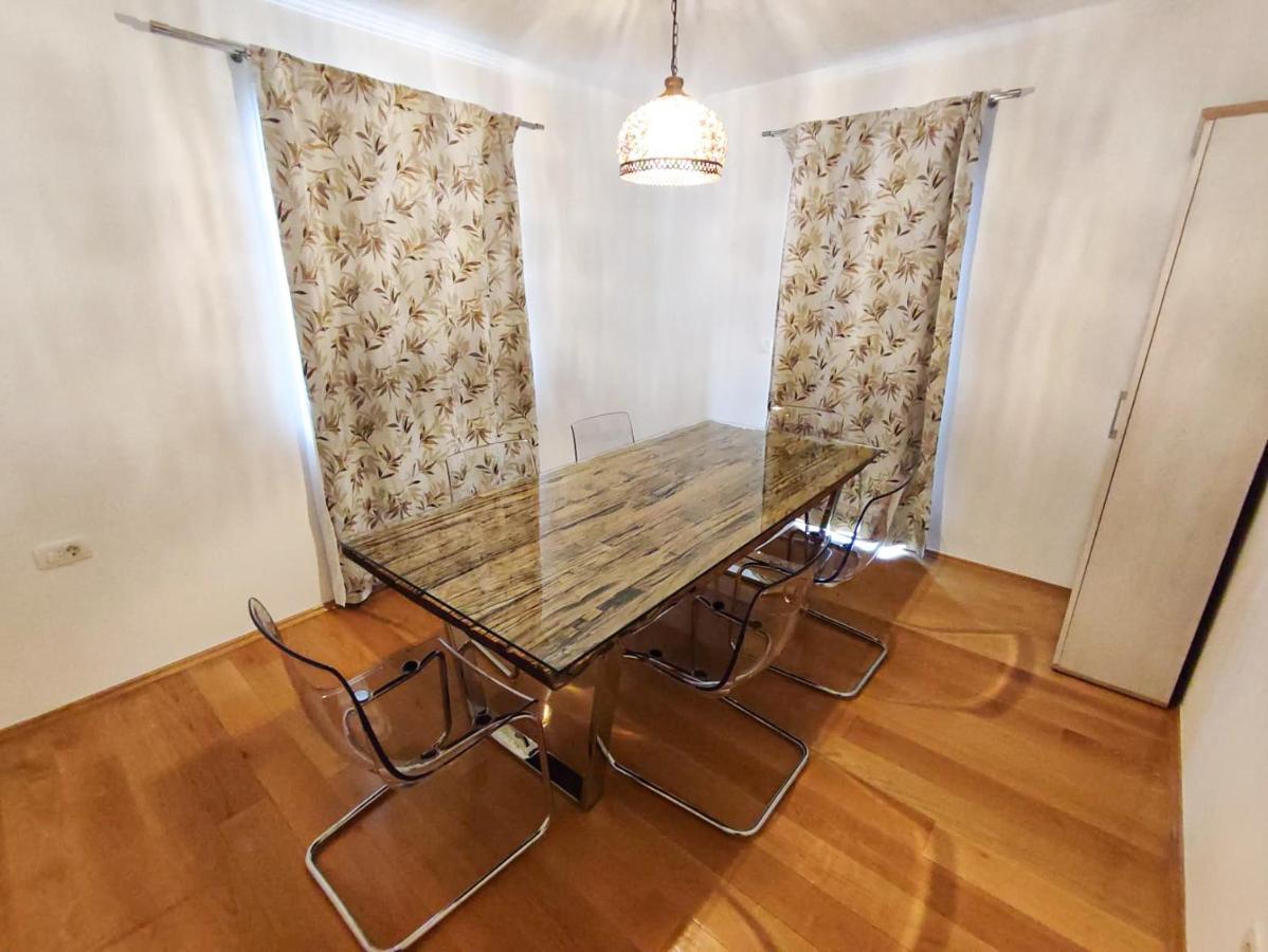 Apartments Amfora - Cozy And Modern Apartments For Up To 15 People, 100M From The Sea And Beach Stara Novalja Zewnętrze zdjęcie