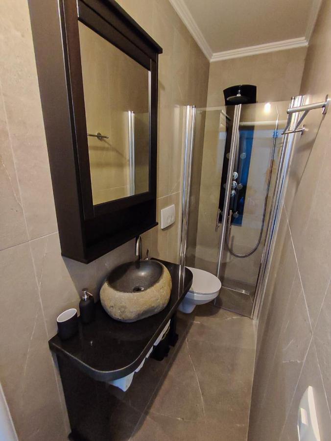 Apartments Amfora - Cozy And Modern Apartments For Up To 15 People, 100M From The Sea And Beach Stara Novalja Zewnętrze zdjęcie