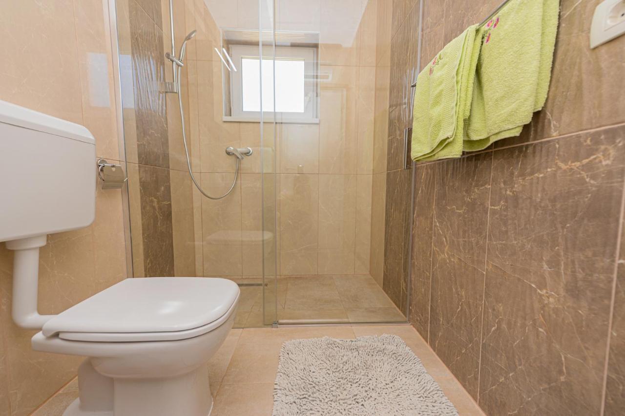 Apartments Amfora - Cozy And Modern Apartments For Up To 15 People, 100M From The Sea And Beach Stara Novalja Zewnętrze zdjęcie